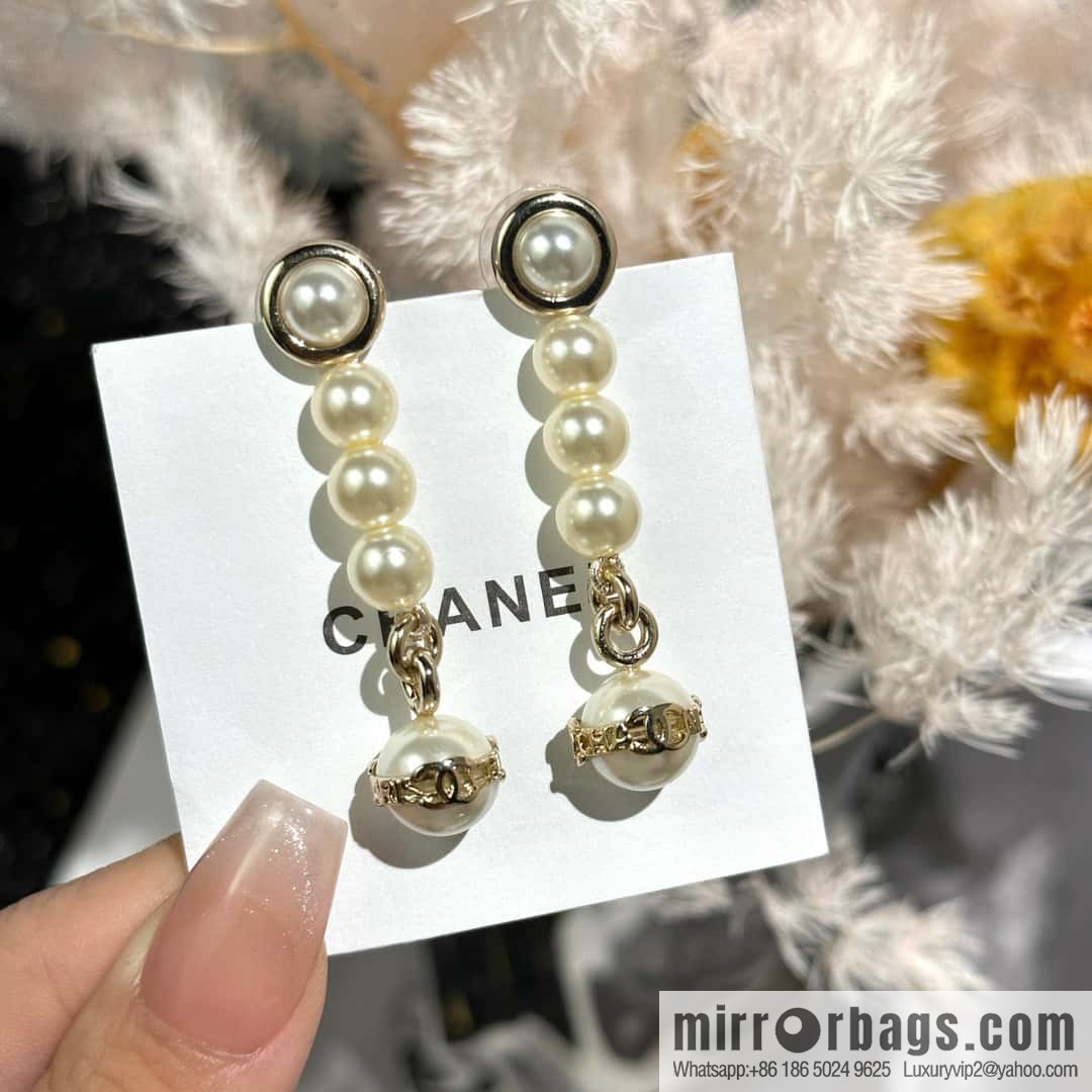 ☀️New ☑️ Chanel double c pearl stud earrings ☀️