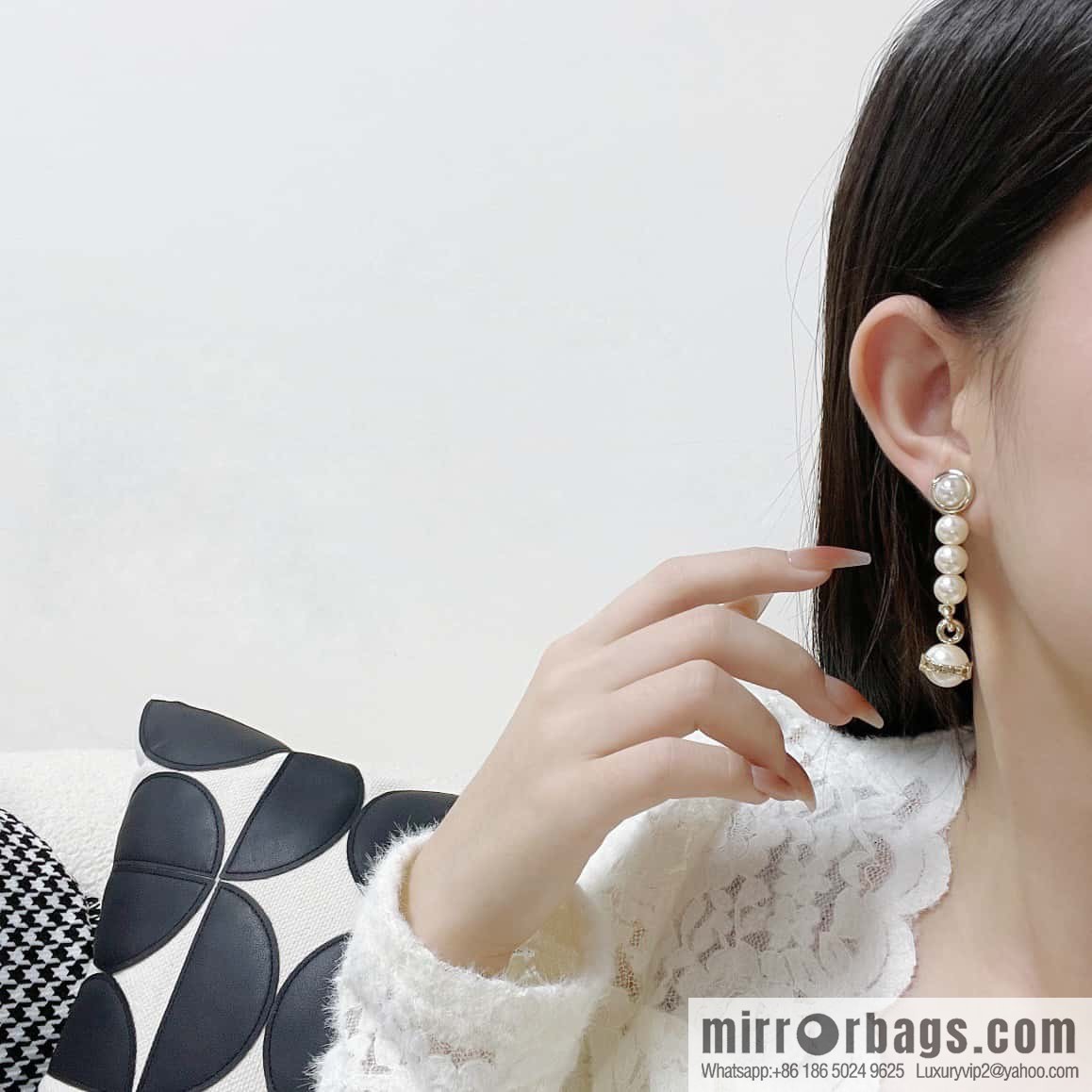 ☀️New ☑️ Chanel double c pearl stud earrings ☀️