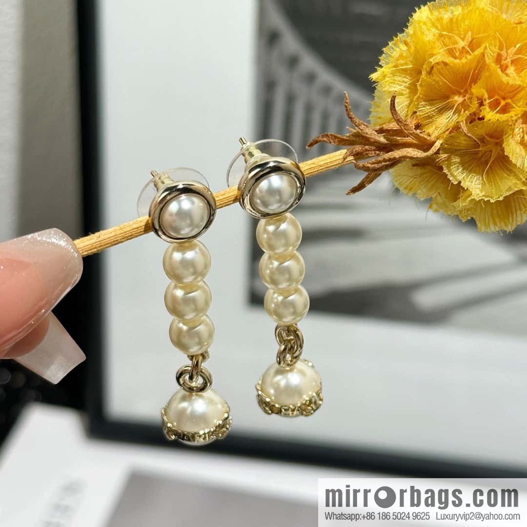 ☀️New ☑️ Chanel double c pearl stud earrings ☀️
