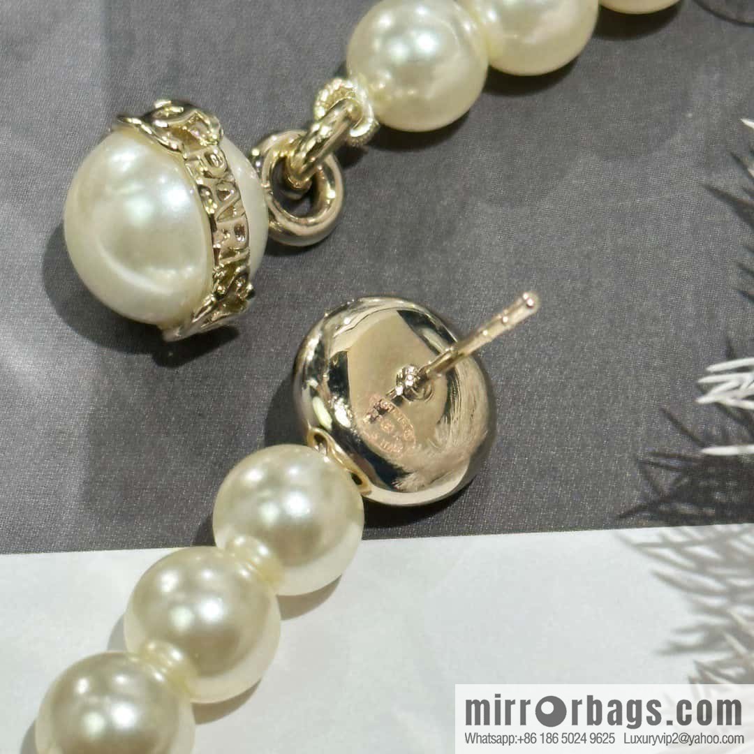 ☀️New ☑️ Chanel double c pearl stud earrings ☀️