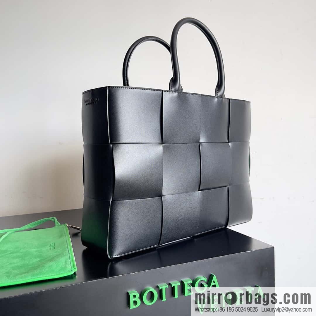 38Cm small four grid B home 2023 early spring new Arco Tote clutch bag model; 729244 Intreccio woven leather (fabric) tote handbag