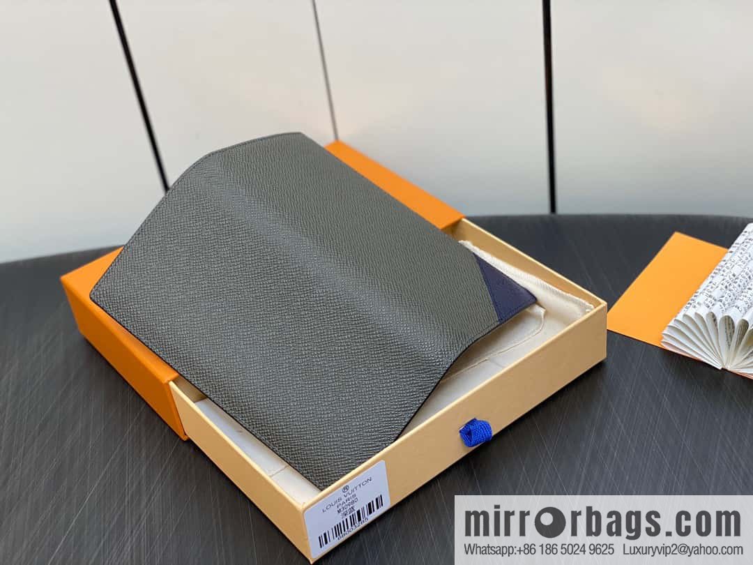 [Original order boutique] M30980 dark blue, full leather suit clip series BRAZZA wallet