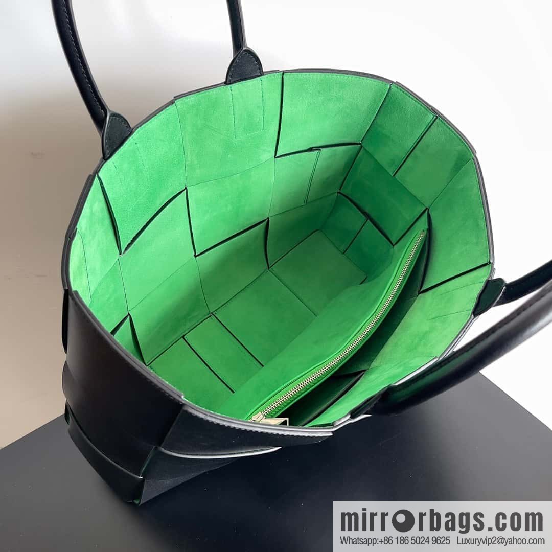 38Cm small four grid B home 2023 early spring new Arco Tote clutch bag model; 729244 Intreccio woven leather (fabric) tote handbag