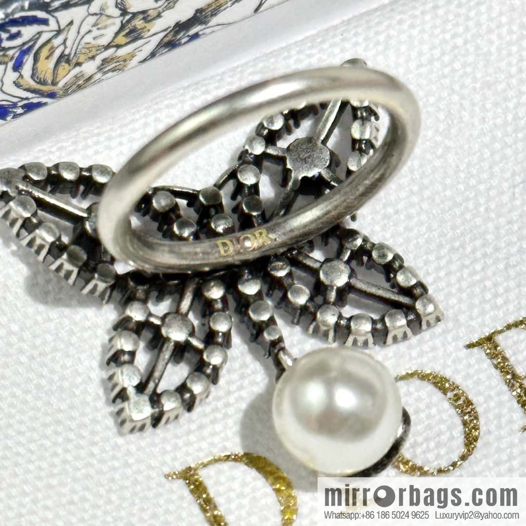 New DIOR DIOR MÉTAMORPHOSE butterfly pearl ring