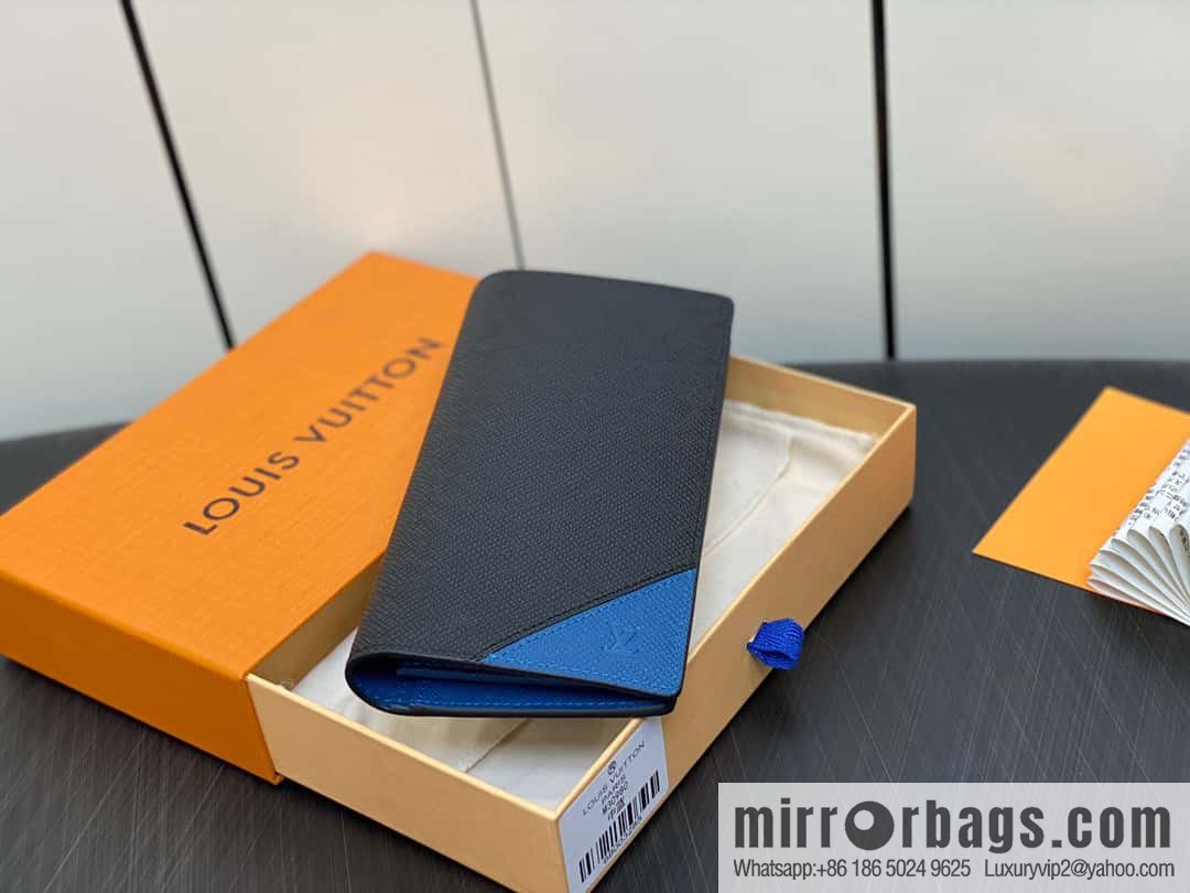 [Original order boutique] M30980 medium blue, full leather suit clip series BRAZZA wallet