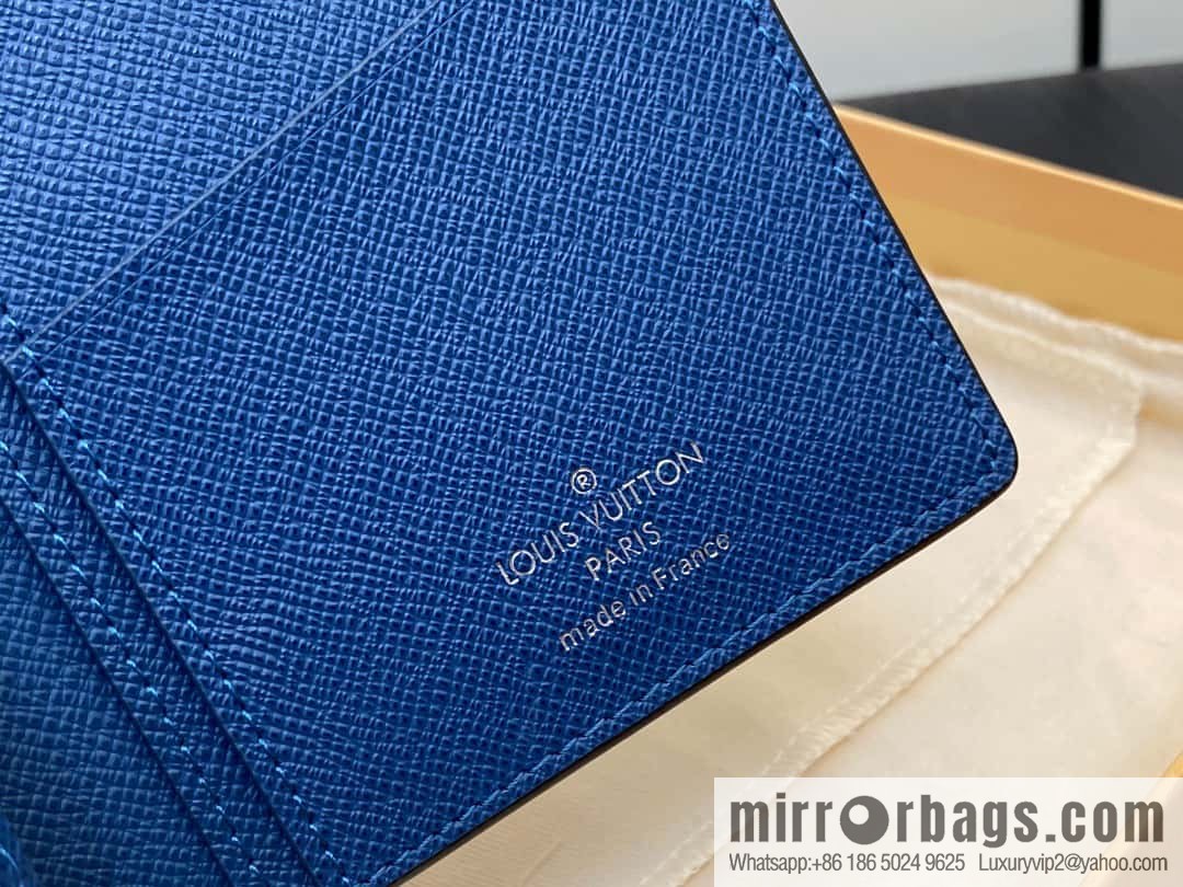 [Original order boutique] M30980 medium blue, full leather suit clip series BRAZZA wallet