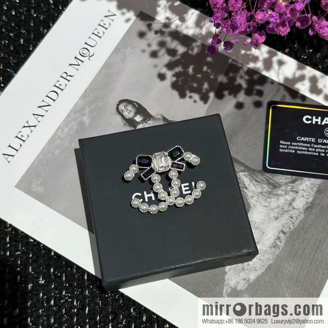 ☀️New ☑️ Chanel Double C Bow Pearl Brooch ☀️