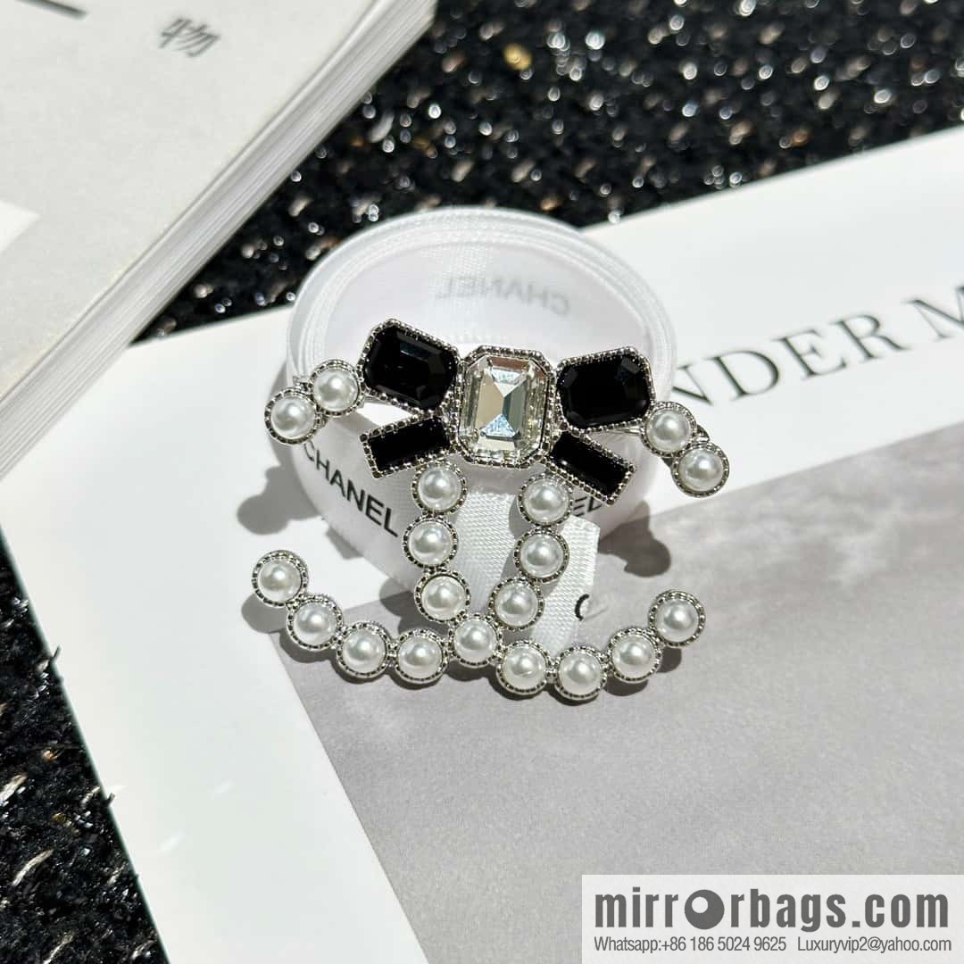 ☀️New ☑️ Chanel Double C Bow Pearl Brooch ☀️