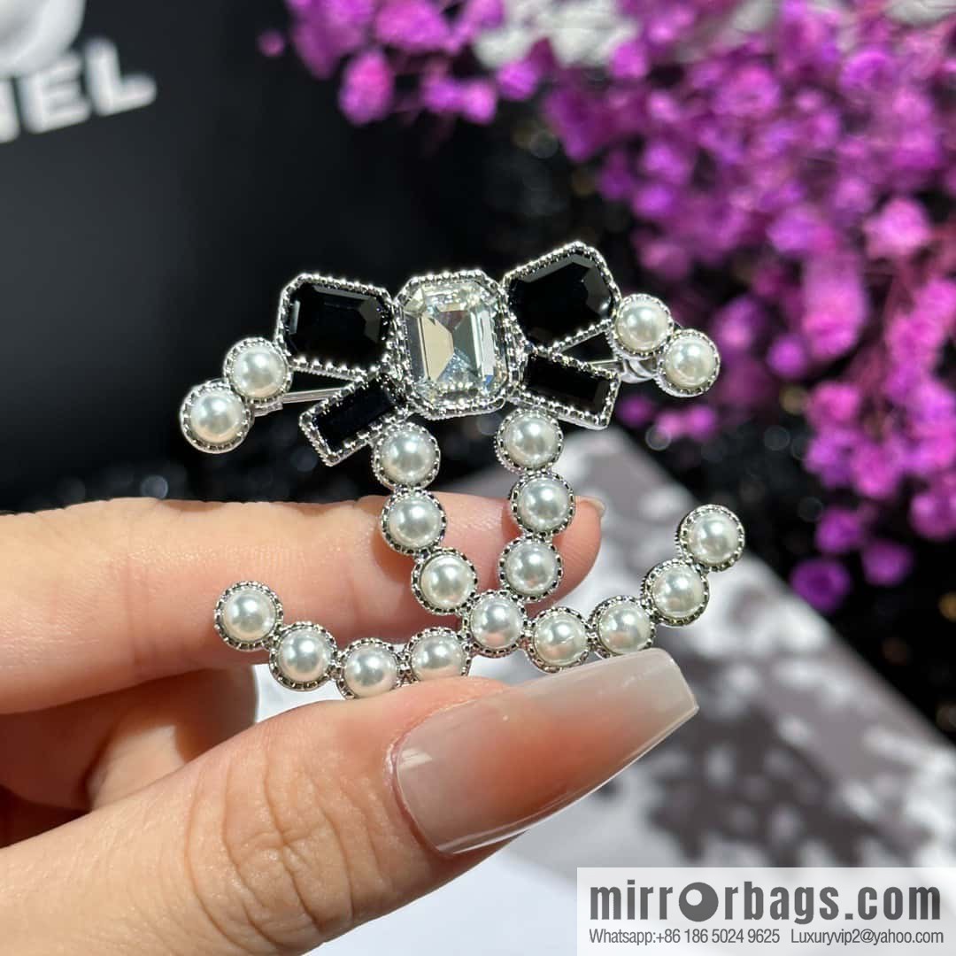 ☀️New ☑️ Chanel Double C Bow Pearl Brooch ☀️