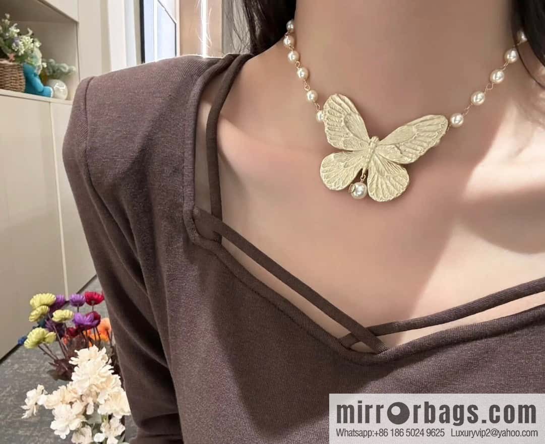 New ☑️ DIOR Dior Golden Butterfly Pearl CD Necklace