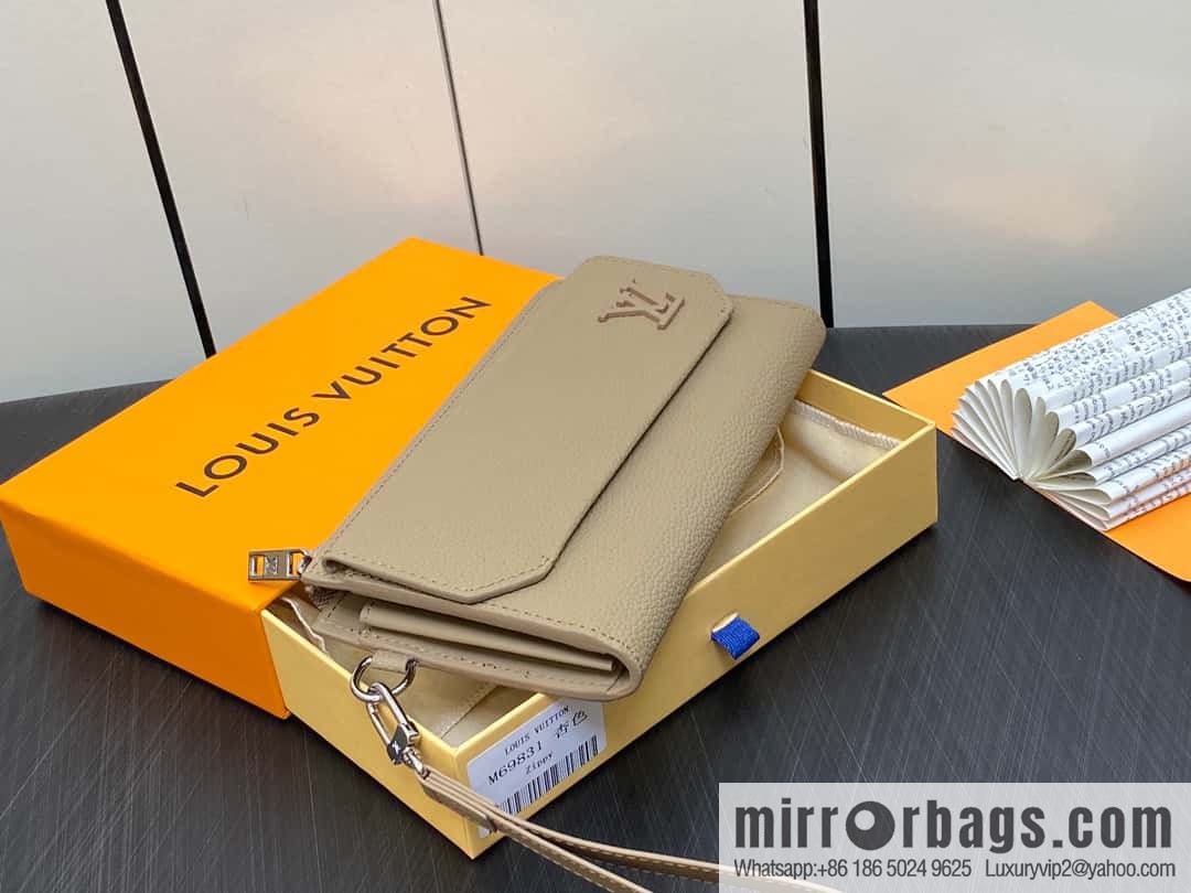 [Original single boutique] M69831 apricot, full leather clutch bag wallet series NEW Aer long wallet