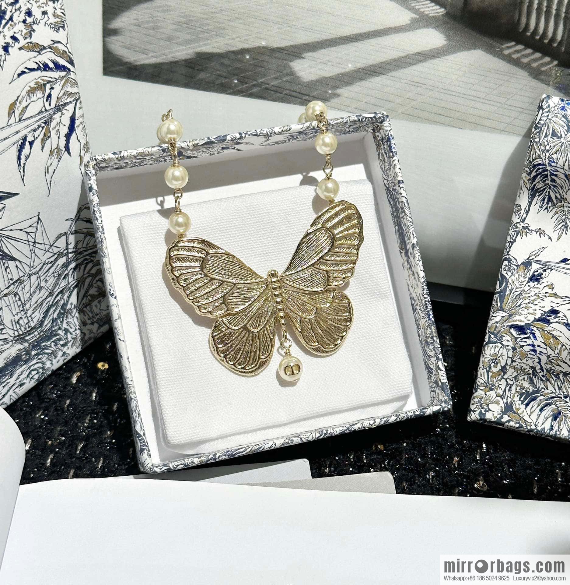 New ☑️ DIOR Dior Golden Butterfly Pearl CD Necklace