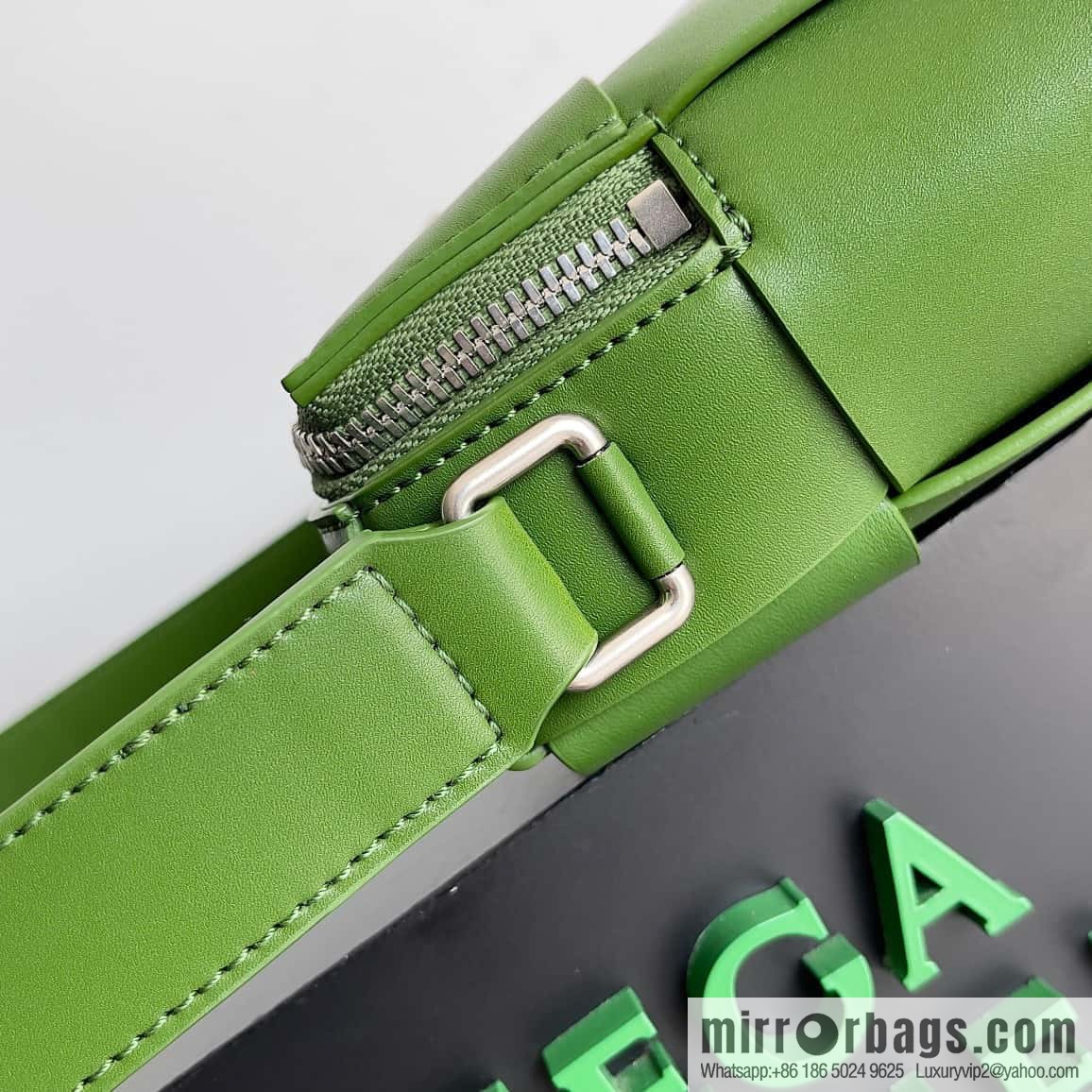 BV Men's Camera Bag BV Men's 2023 SS Pre Spring New Camera, Model Number: 730027 Green