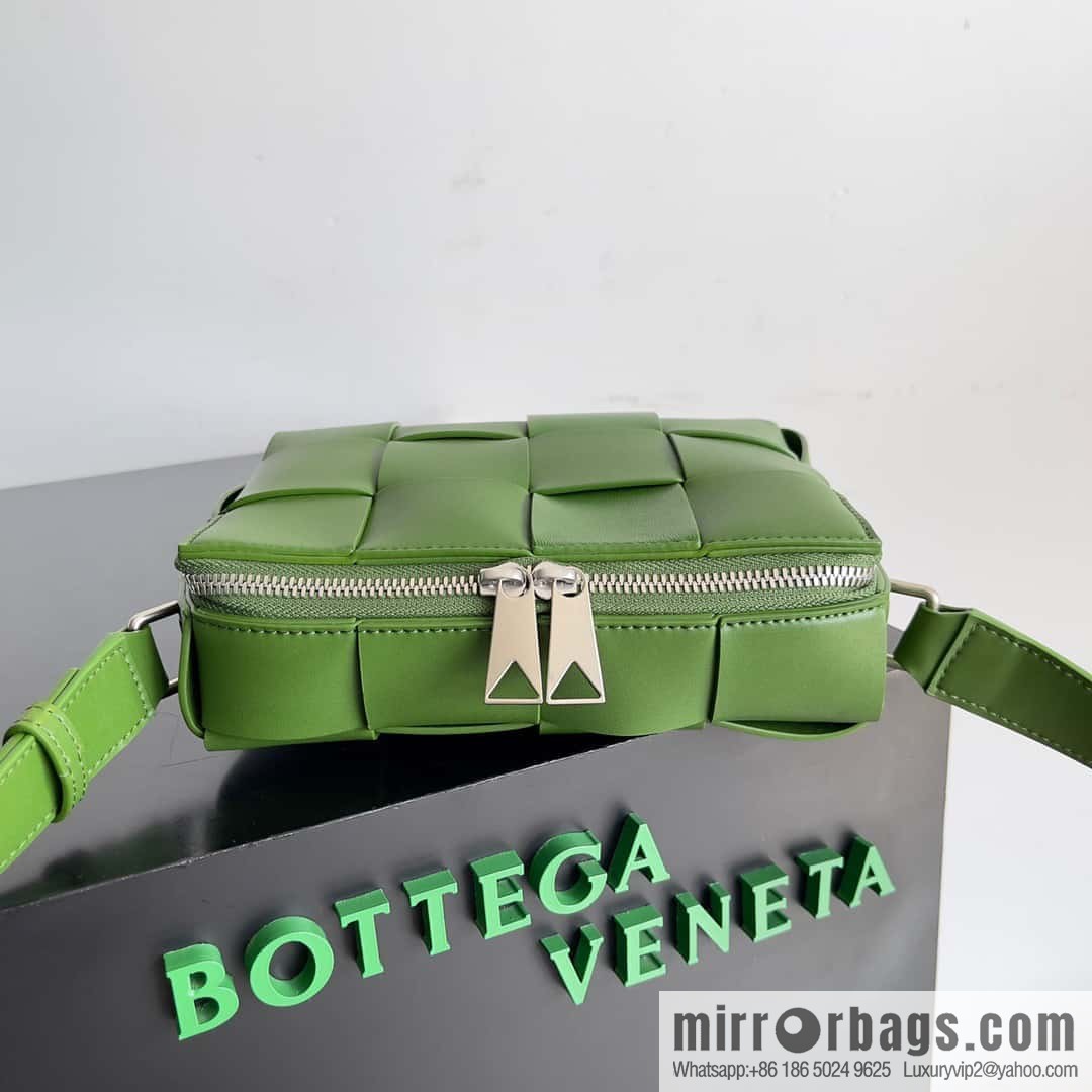 BV Men's Camera Bag BV Men's 2023 SS Pre Spring New Camera, Model Number: 730027 Green
