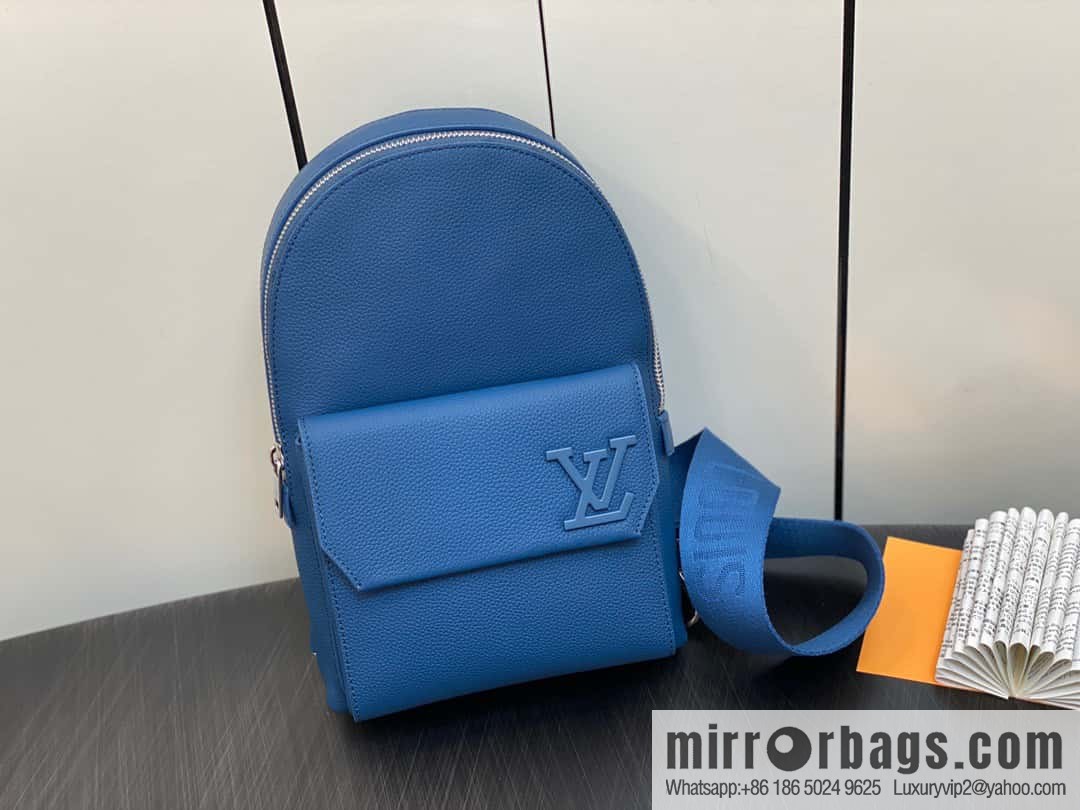 [Original order boutique] M23765 blue, full leather breast bag shoulder bag series, autumn and winter new PILOT shoulder bag