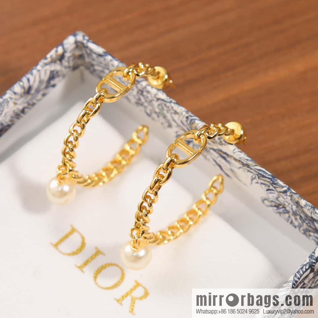 New ☑️ DIOR gold CD pearl stud earrings