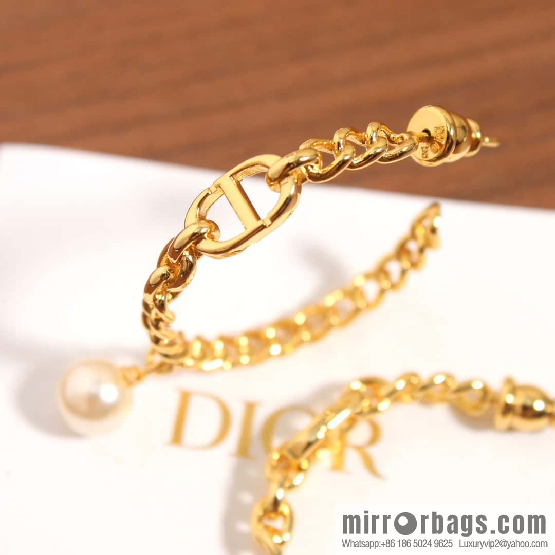 New ☑️ DIOR gold CD pearl stud earrings