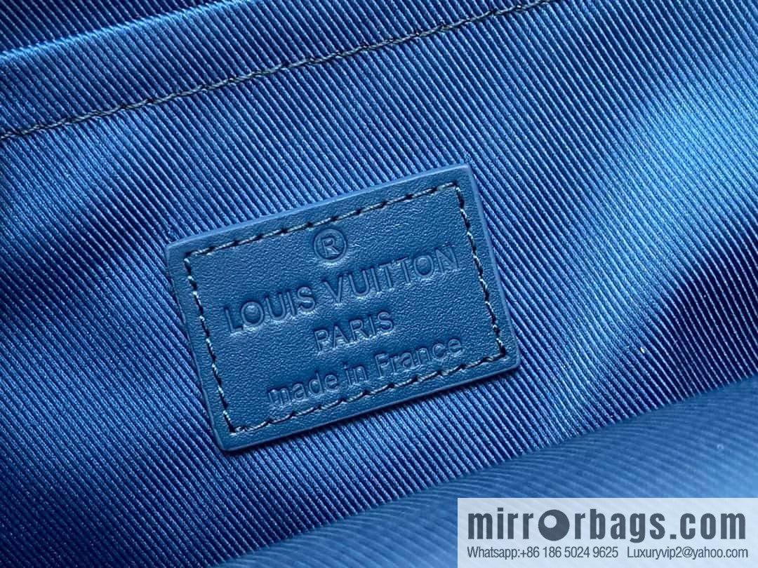 [Original order boutique] M23765 blue, full leather breast bag shoulder bag series, autumn and winter new PILOT shoulder bag