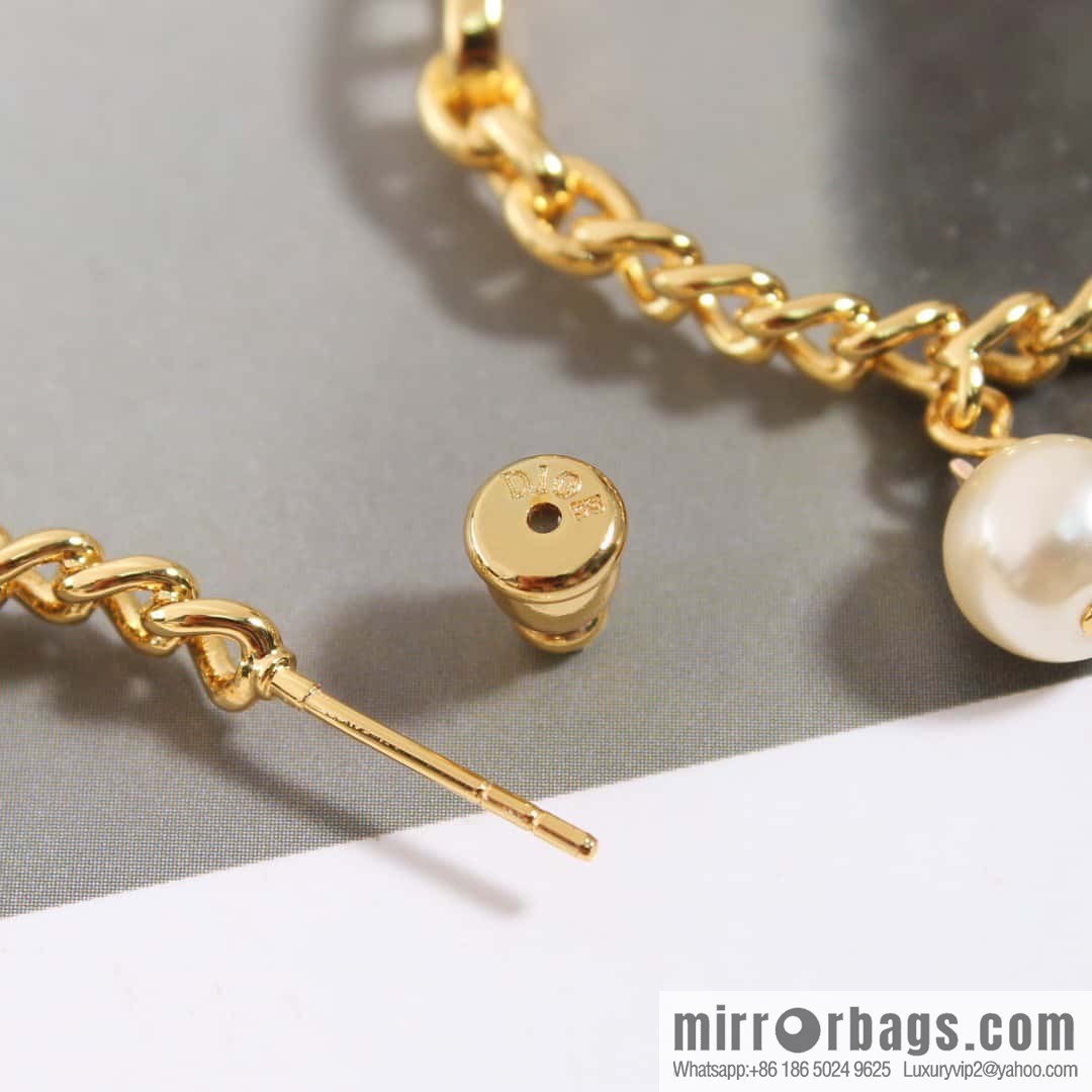 New ☑️ DIOR gold CD pearl stud earrings