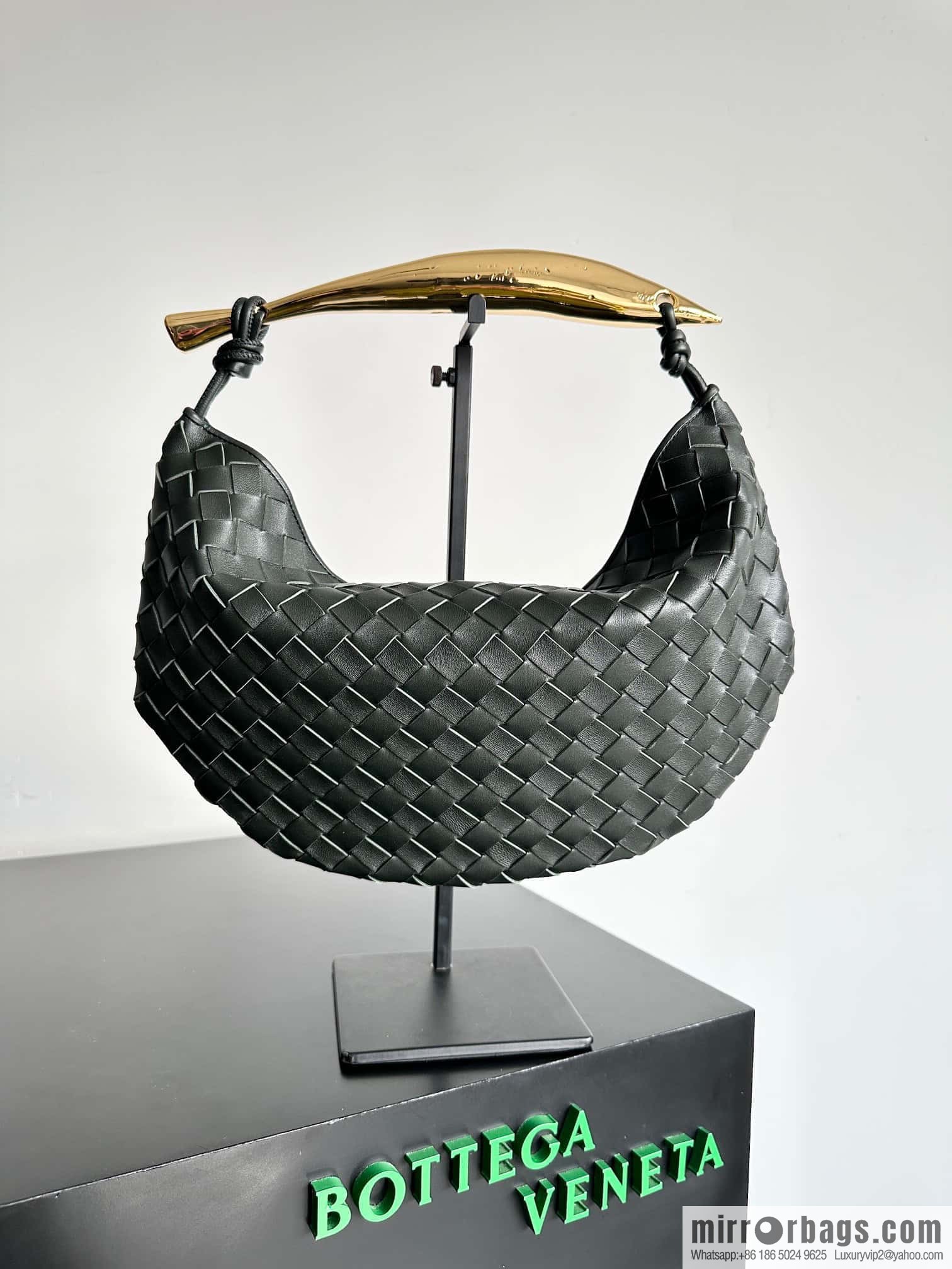 BottegaVeneta2023 new model, Baodiejia Bv spring and summer new mini sardines SARDINE model number: 716082 large