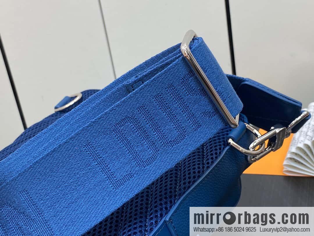 [Original order boutique] M23765 blue, full leather breast bag shoulder bag series, autumn and winter new PILOT shoulder bag
