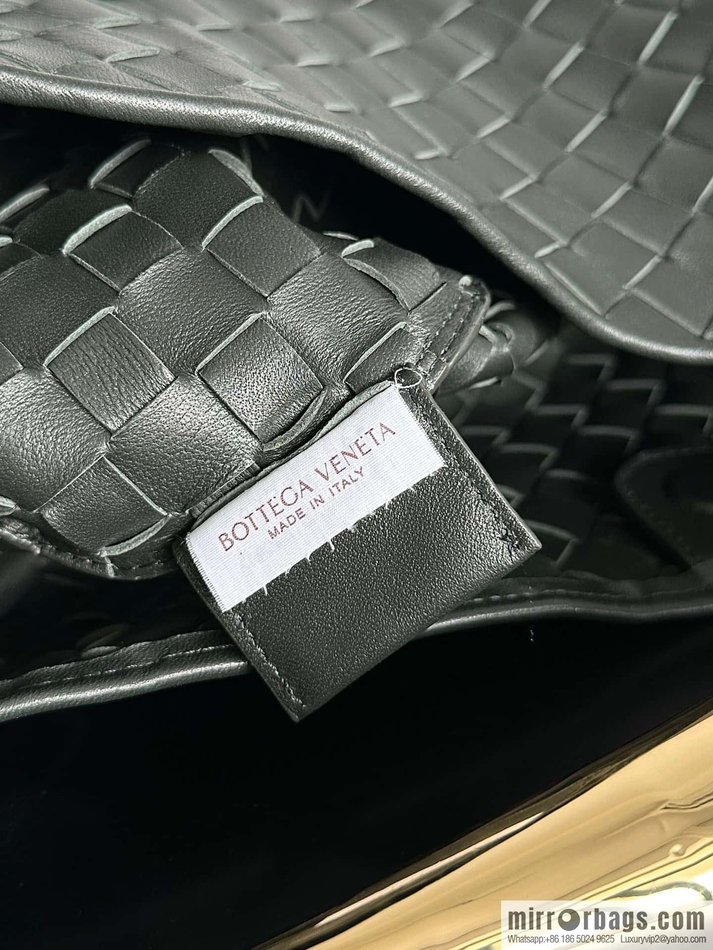 BottegaVeneta2023 new model, Baodiejia Bv spring and summer new mini sardines SARDINE model number: 716082 large