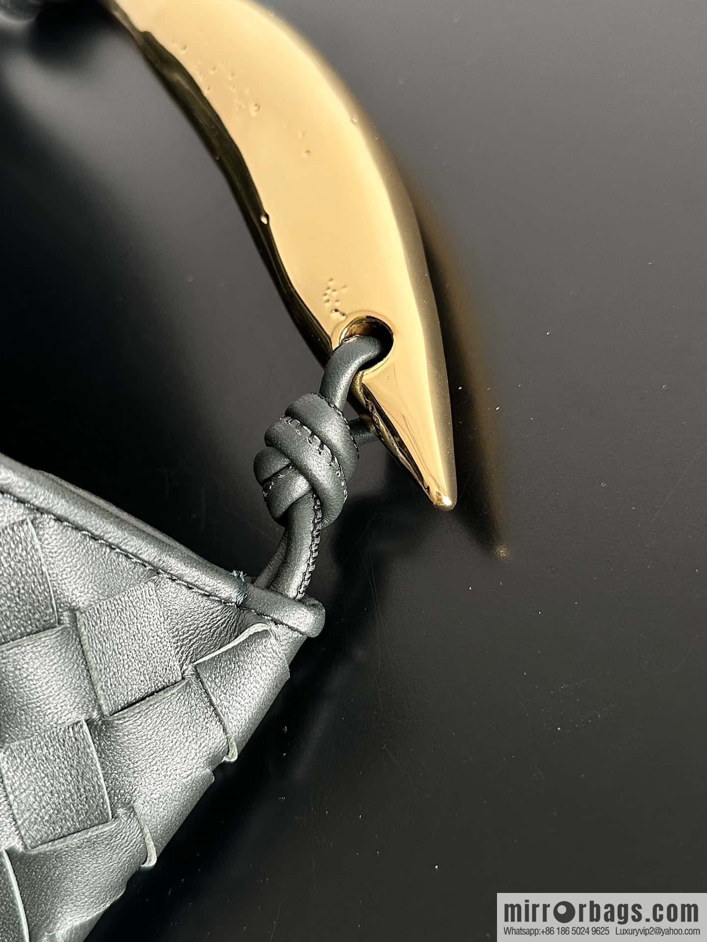 BottegaVeneta2023 new model, Baodiejia Bv spring and summer new mini sardines SARDINE model number: 716082 large