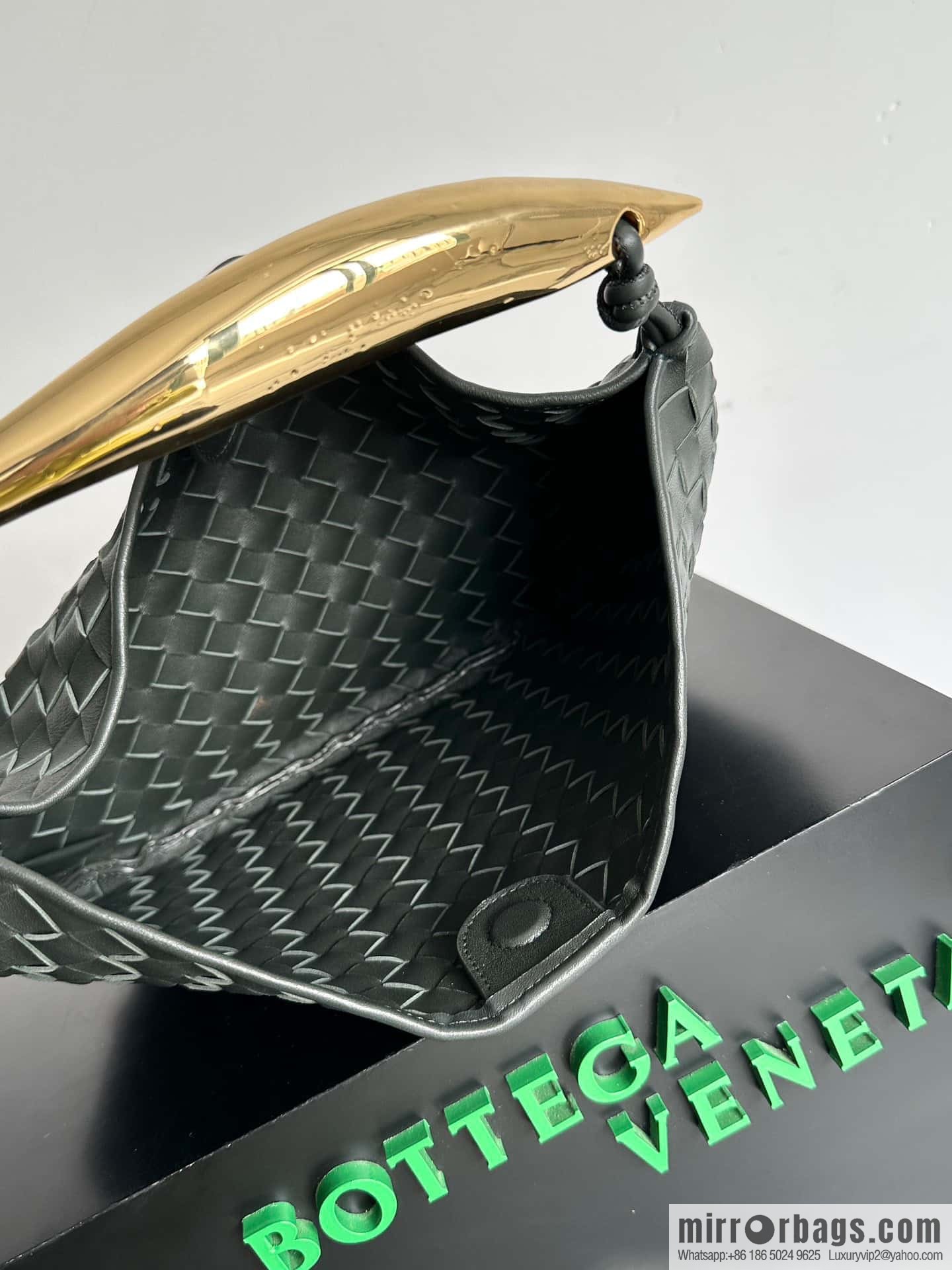 BottegaVeneta2023 new model, Baodiejia Bv spring and summer new mini sardines SARDINE model number: 716082 large