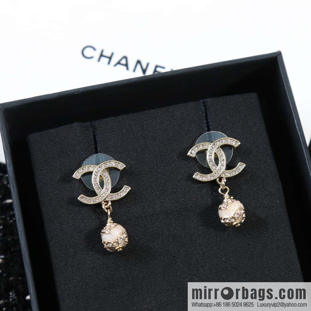 ☀️New ☑️ Chanel C2 full diamond double c pearl stud earrings ☀️