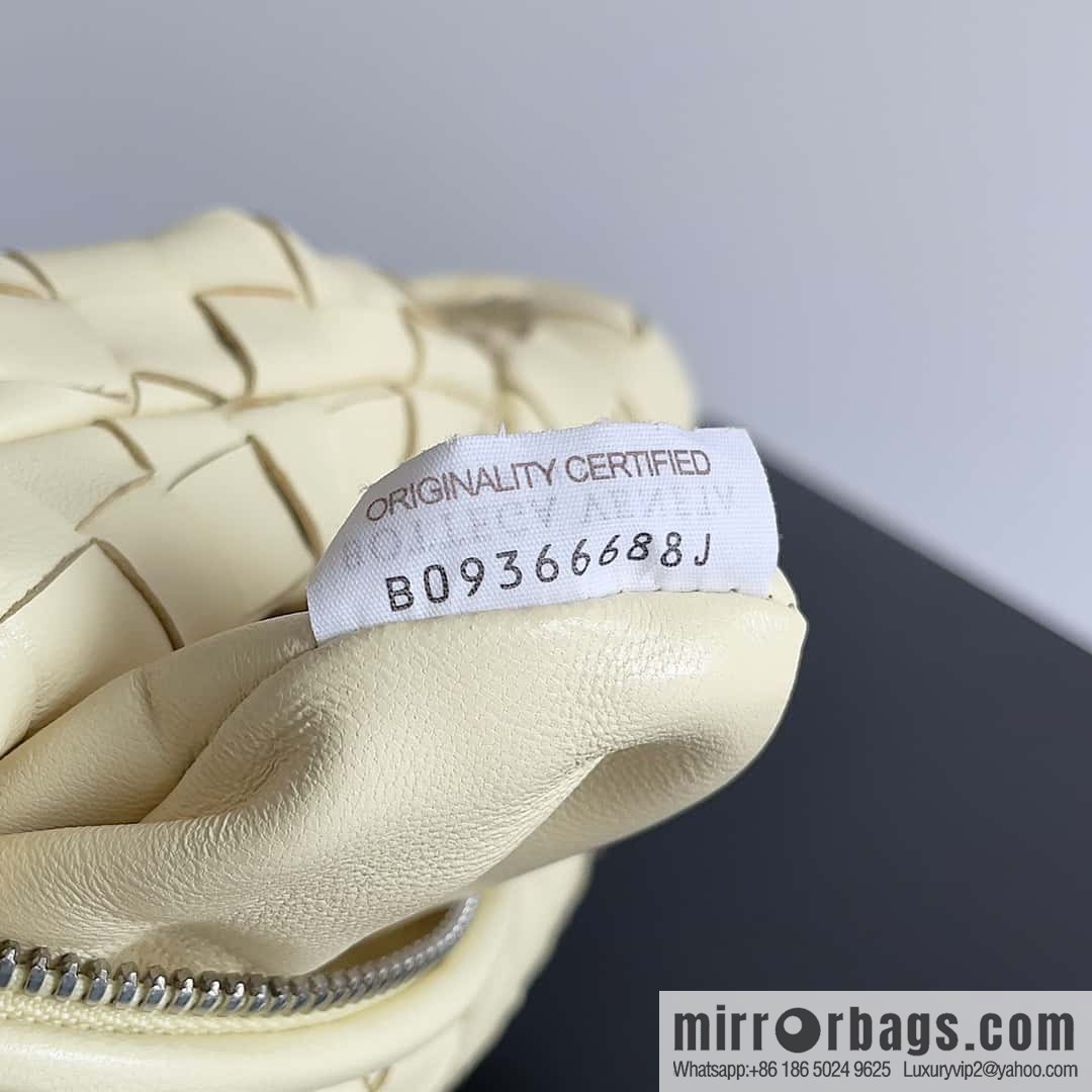 Bv2022 new Mini Jodie braided knotted round hobo bag, model: 651876