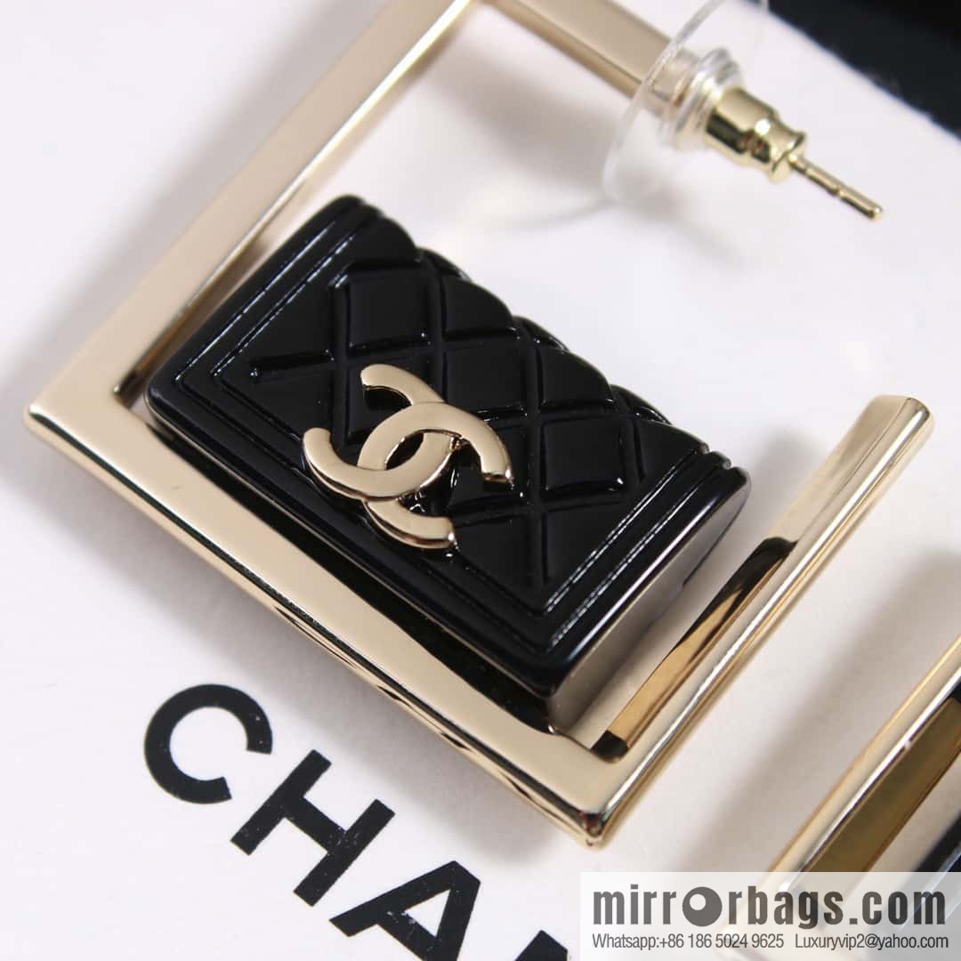 ☀️New ☑️ Chanel C1 double c diamond bag 👜 stud earrings ☀️