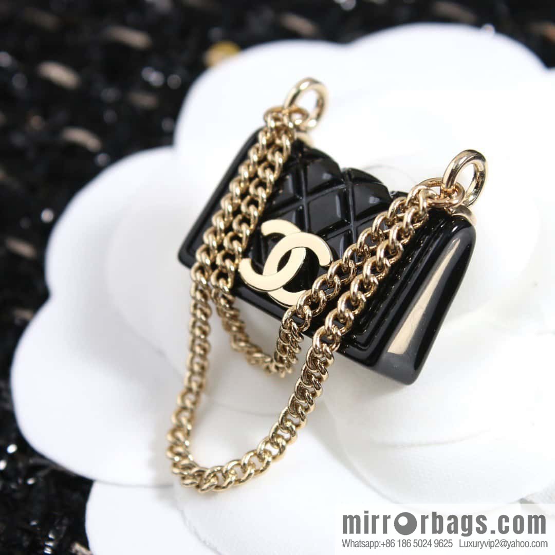☀️New ☑️ Chanel double c fringed rhombus bag 👜 brooch ☀️