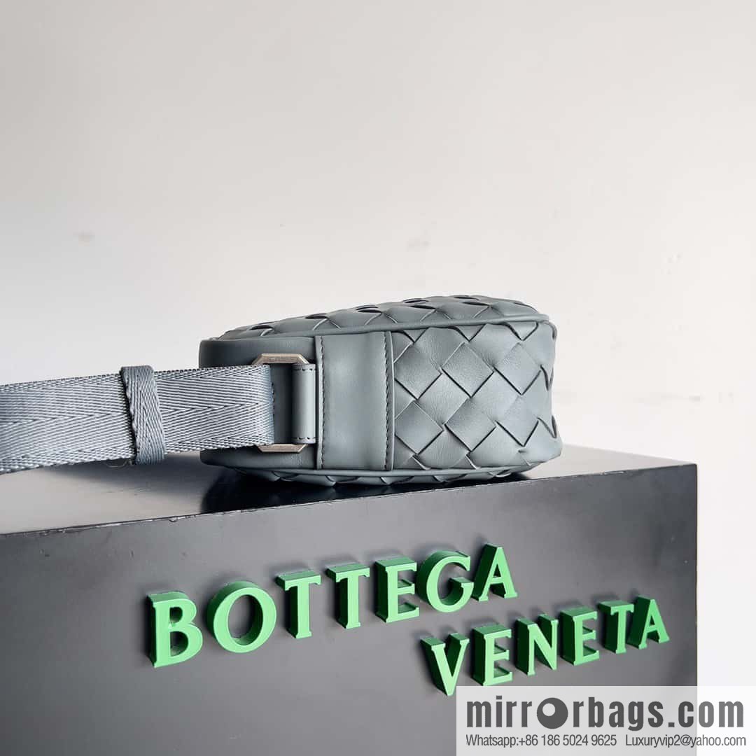 BV lntrecciato woven leather (fabric) crossbody bag model number: 710048