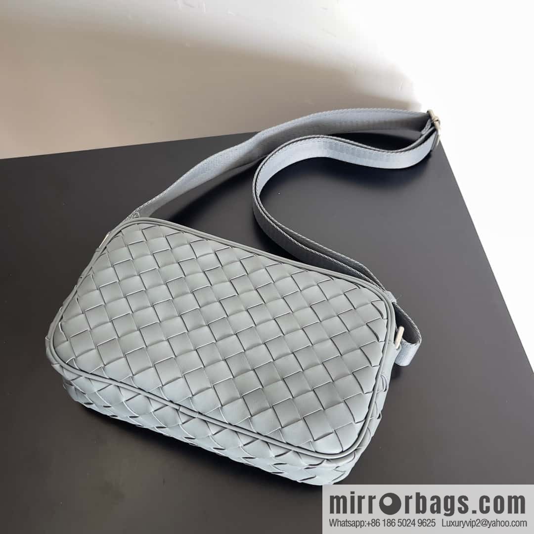 BV lntrecciato woven leather (fabric) crossbody bag model number: 710048