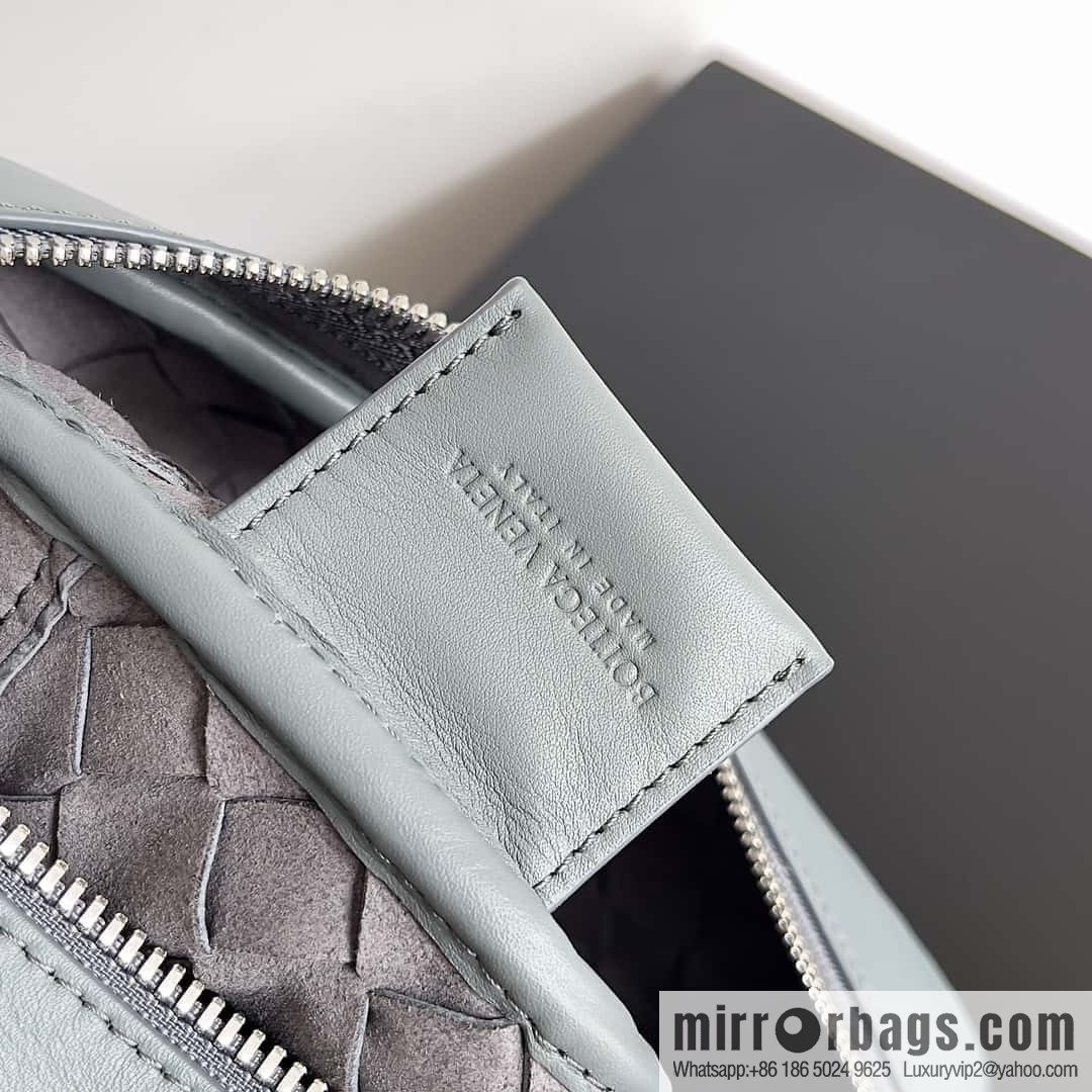 BV lntrecciato woven leather (fabric) crossbody bag model number: 710048