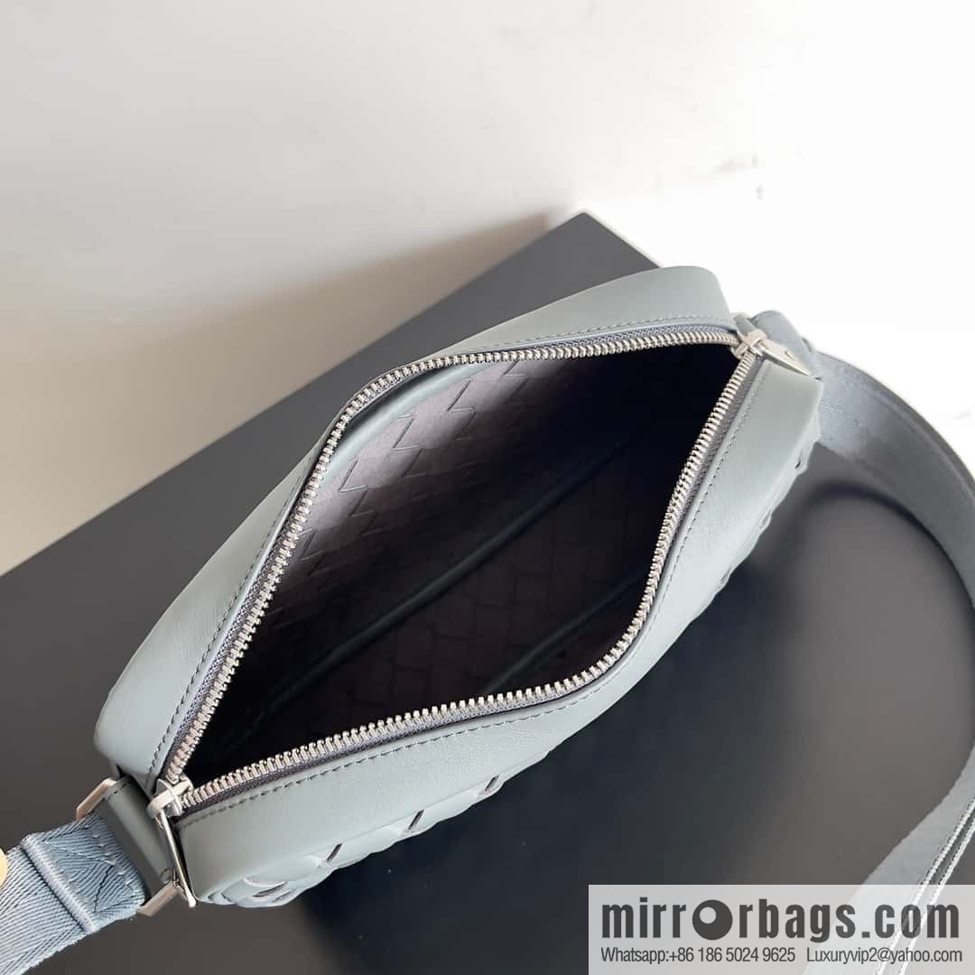 BV lntrecciato woven leather (fabric) crossbody bag model number: 710048