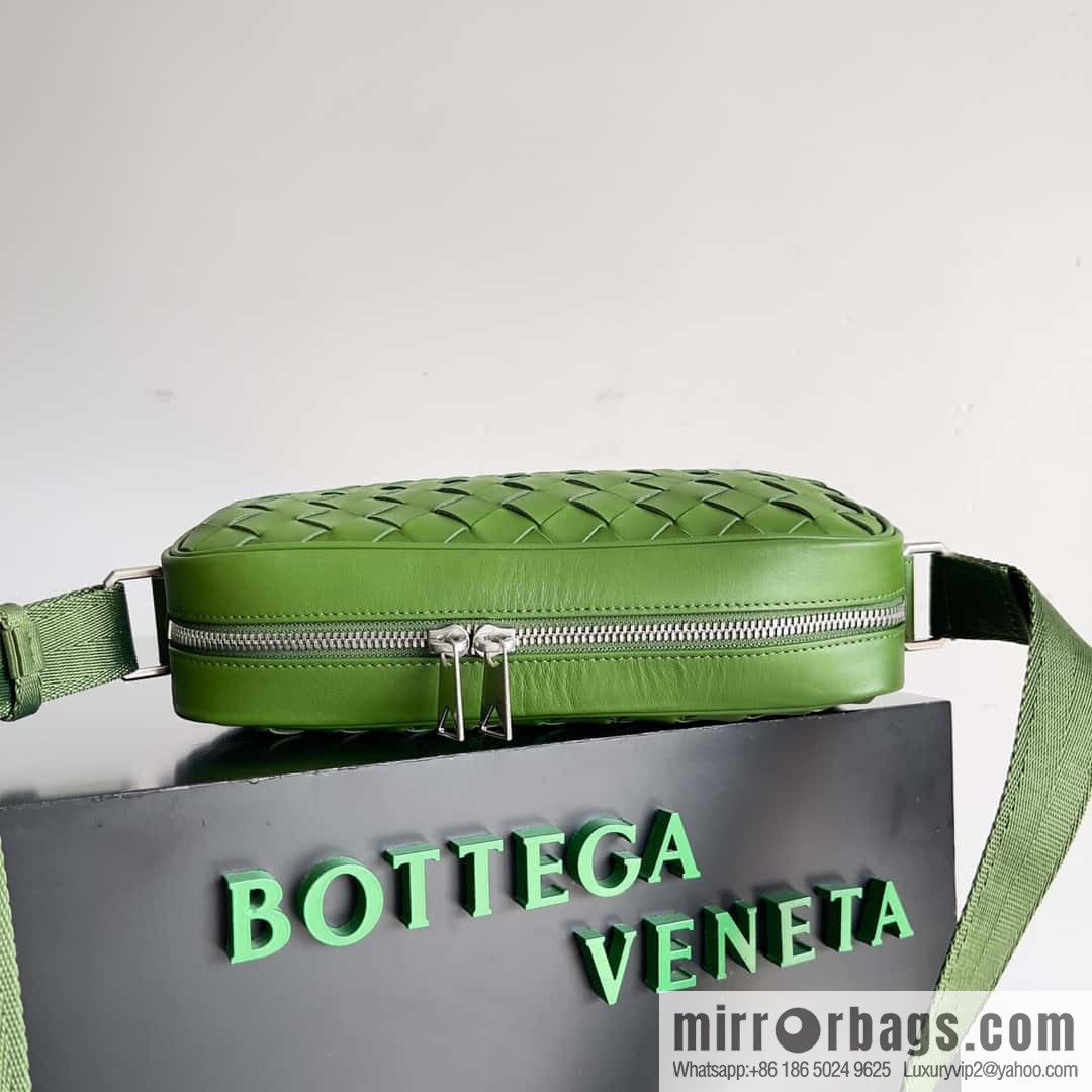 BV lntrecciato woven leather (fabric) crossbody bag model number: 710048