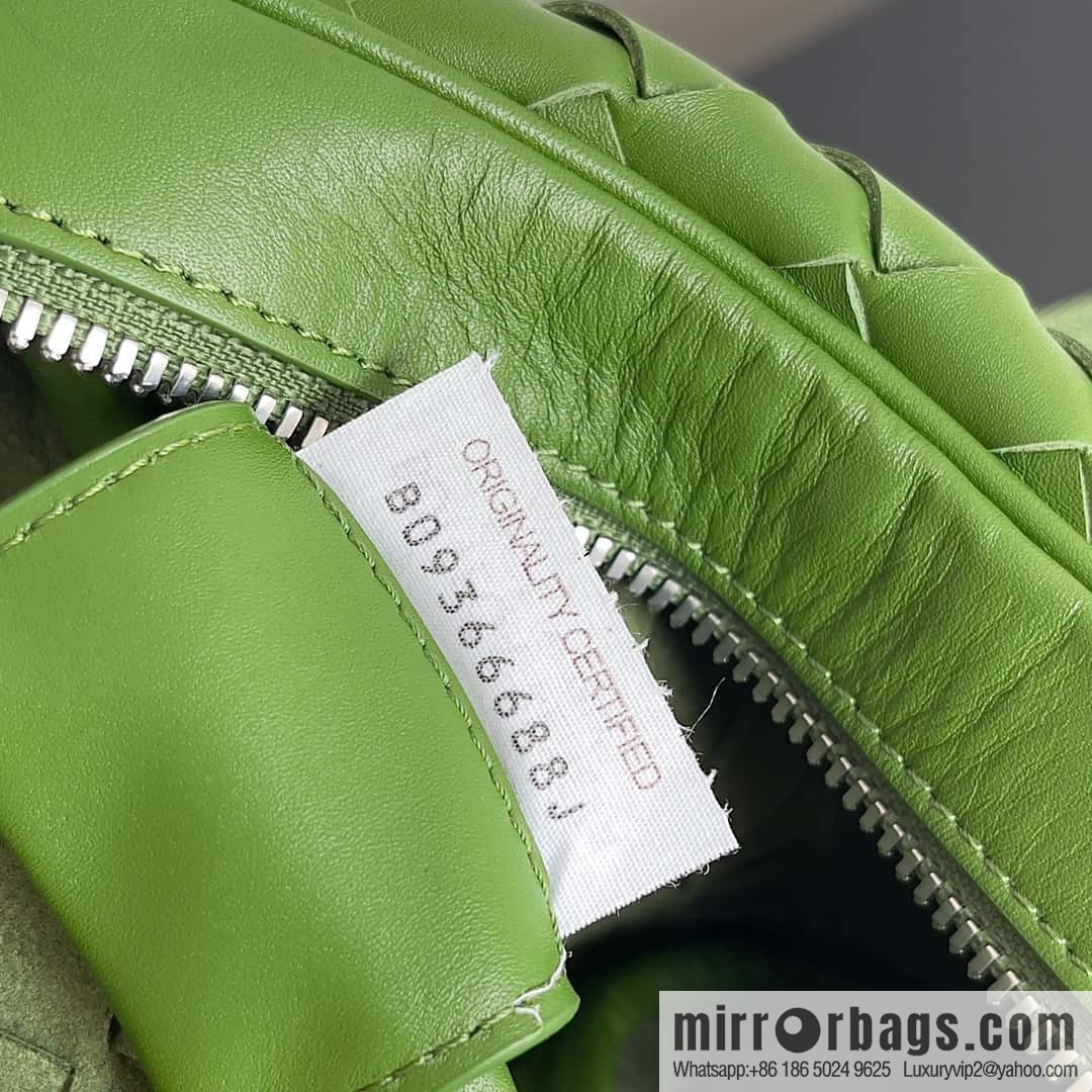 BV lntrecciato woven leather (fabric) crossbody bag model number: 710048