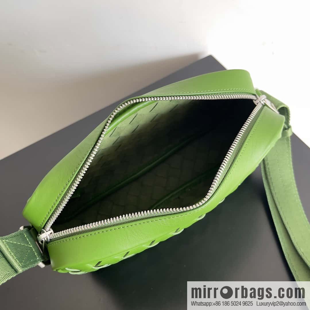 BV lntrecciato woven leather (fabric) crossbody bag model number: 710048