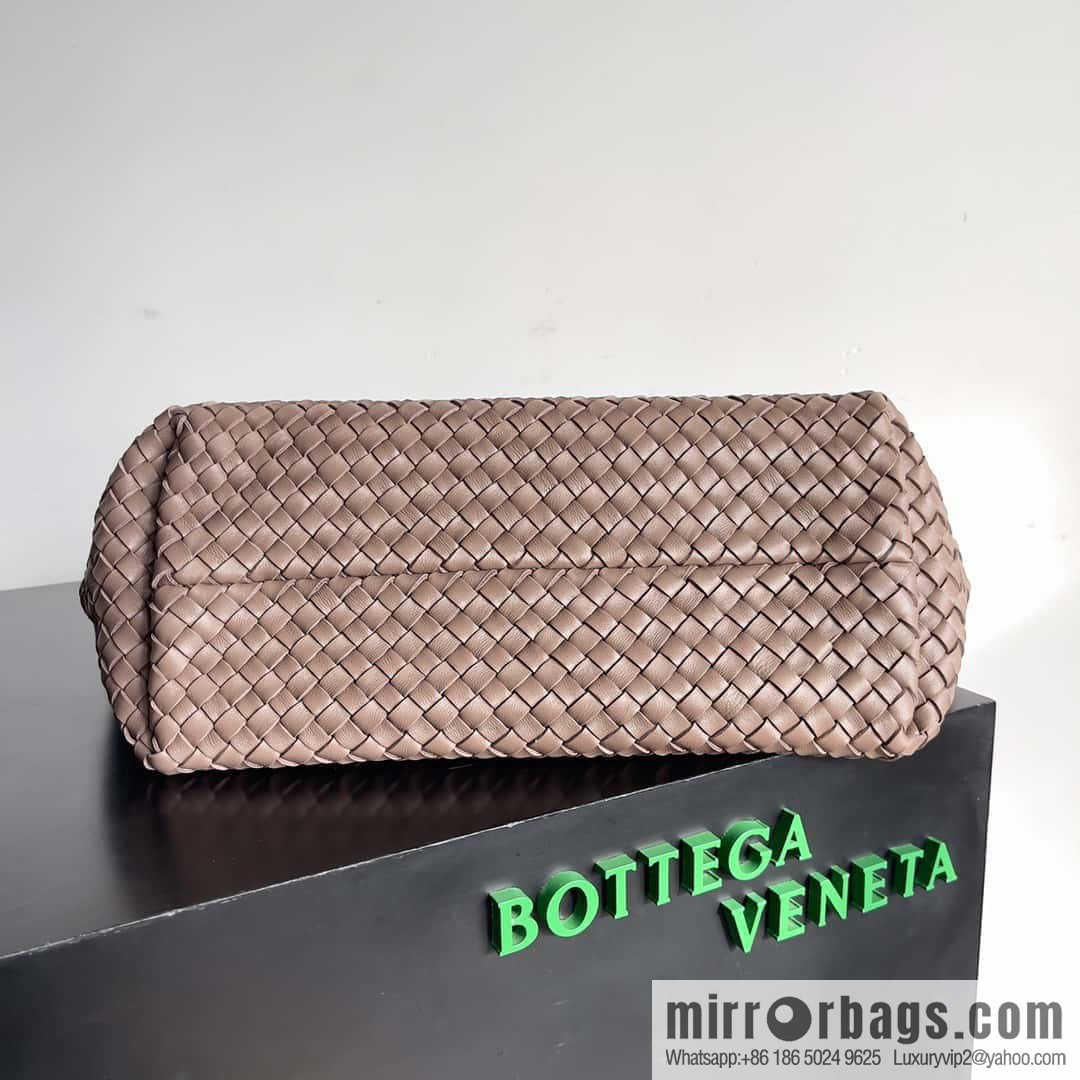 B new Cabat medium shopping bag model number: 608810 khaki