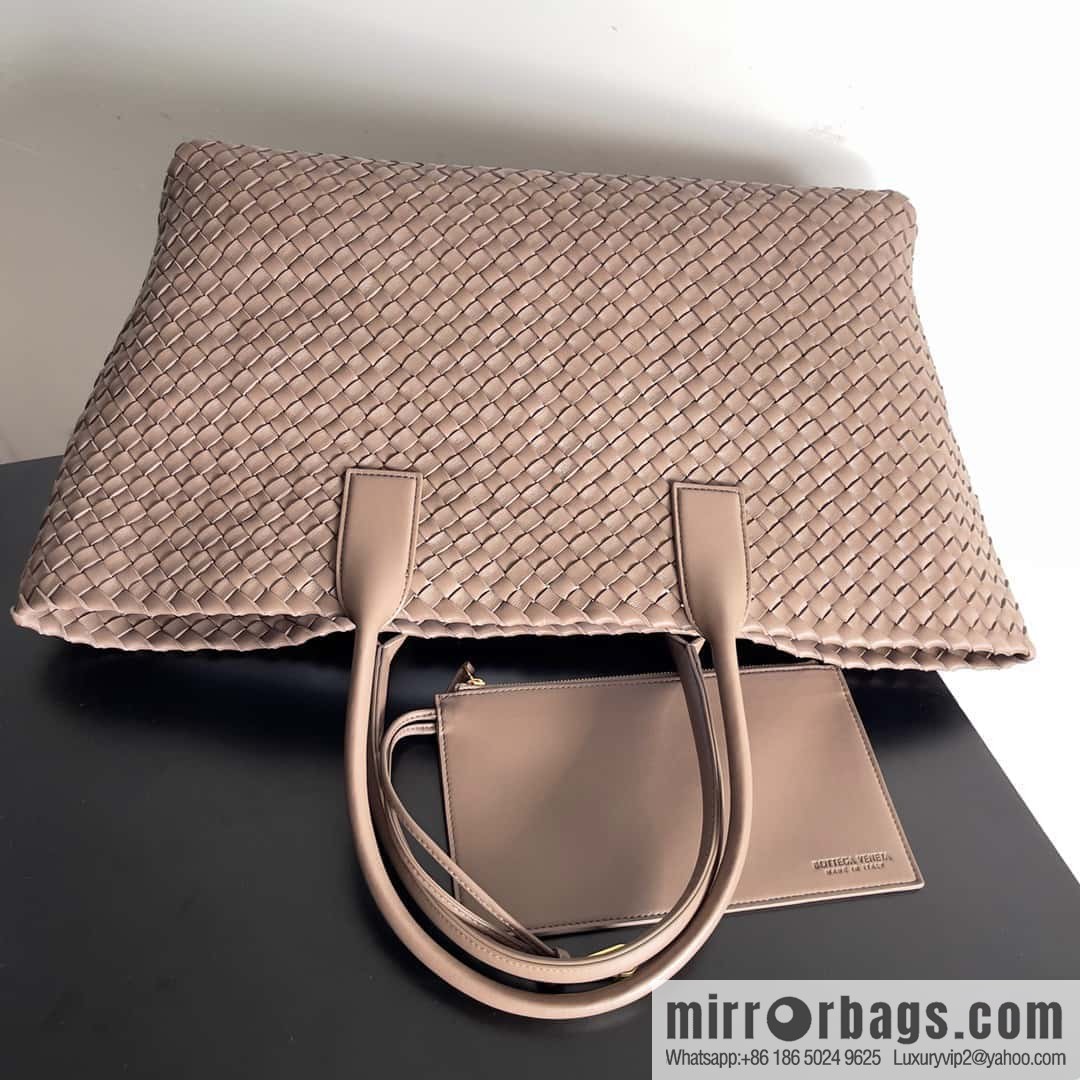 B new Cabat large shopping bag model number: 608811 khaki