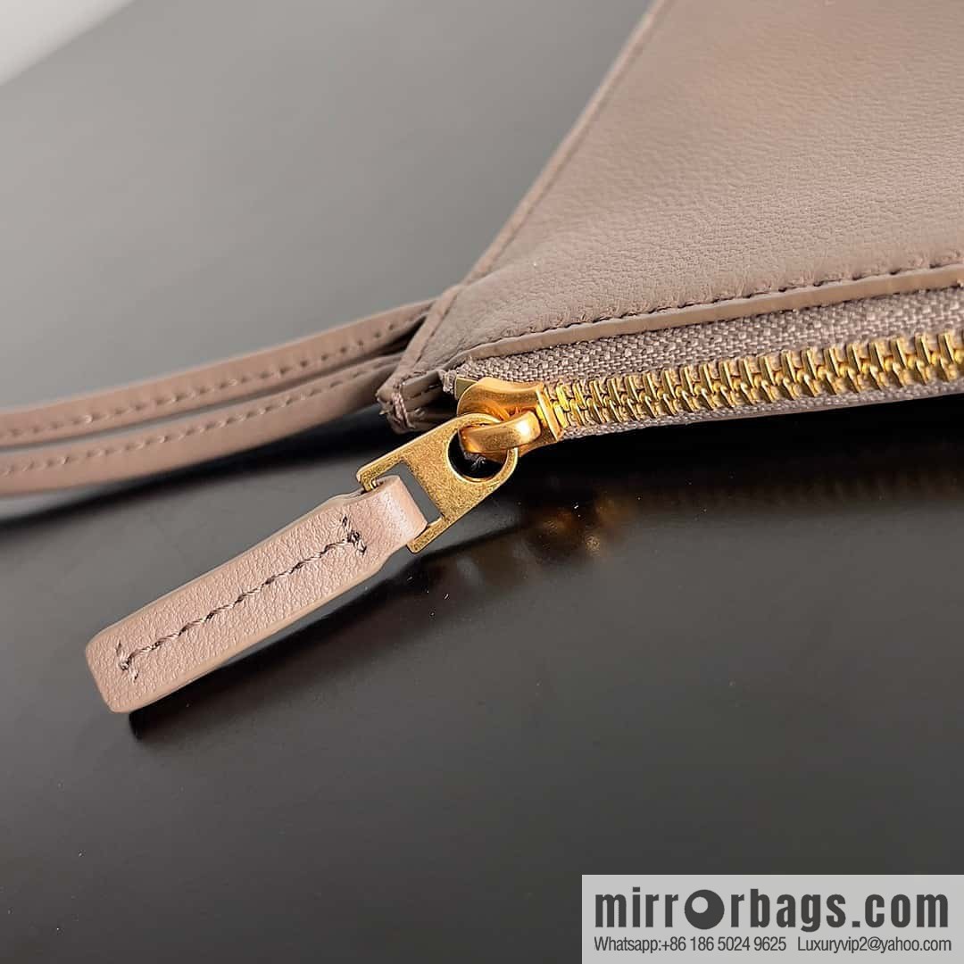 B new Cabat large shopping bag model number: 608811 khaki