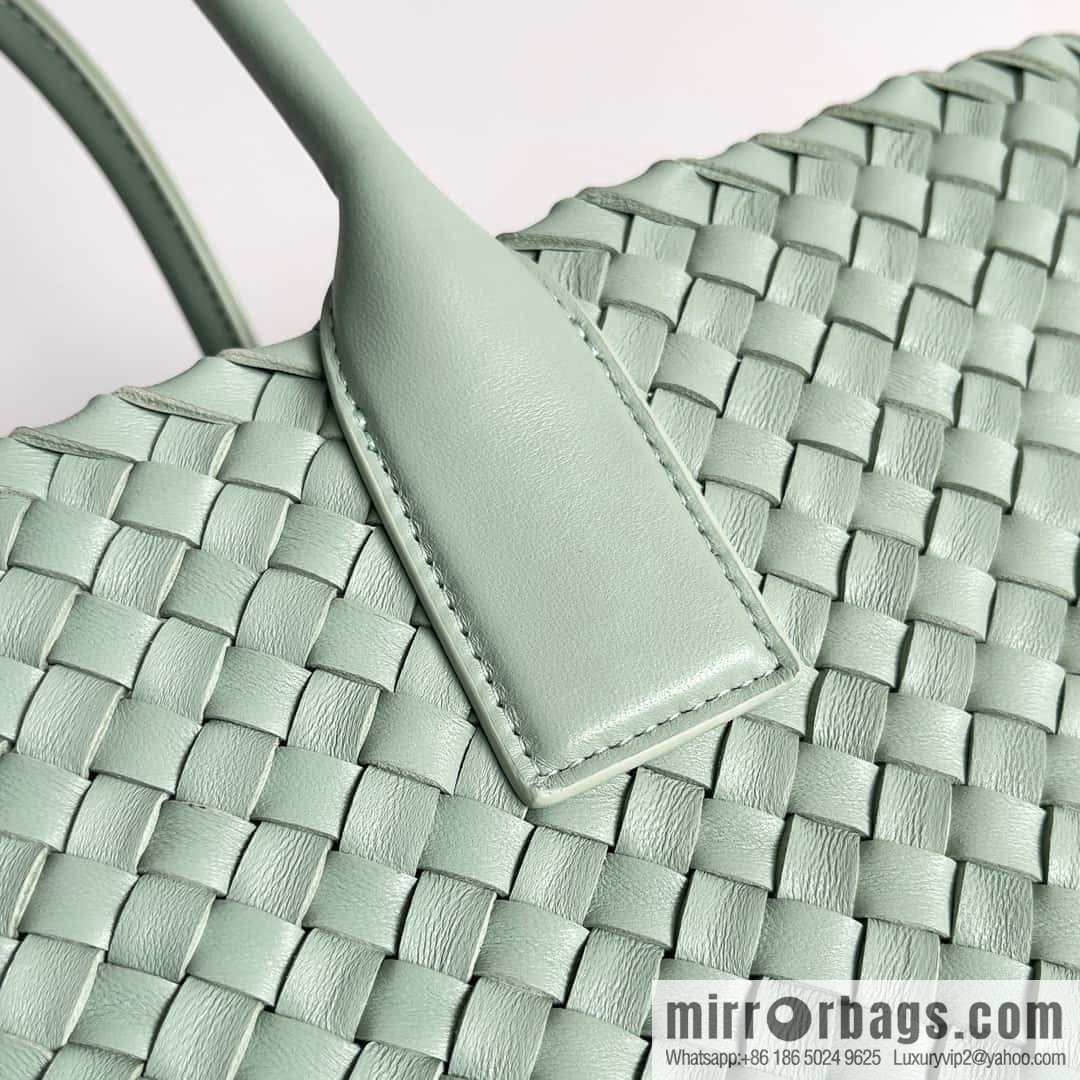 B new Cabat large shopping bag model number: 608811