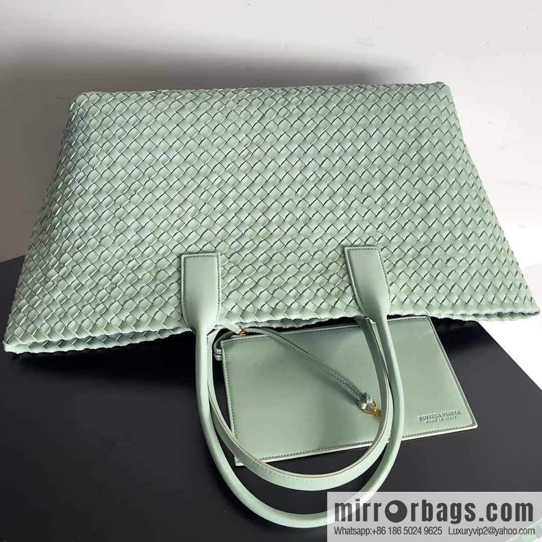 B new Cabat large shopping bag model number: 608811