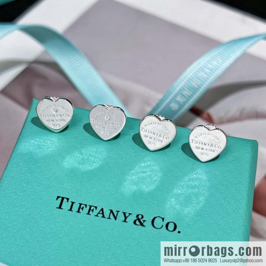 ❗️New ❗️ ☀ Tiffany & Co. Tiffany LOVE series silver glossy love peach heart stud earrings ☀