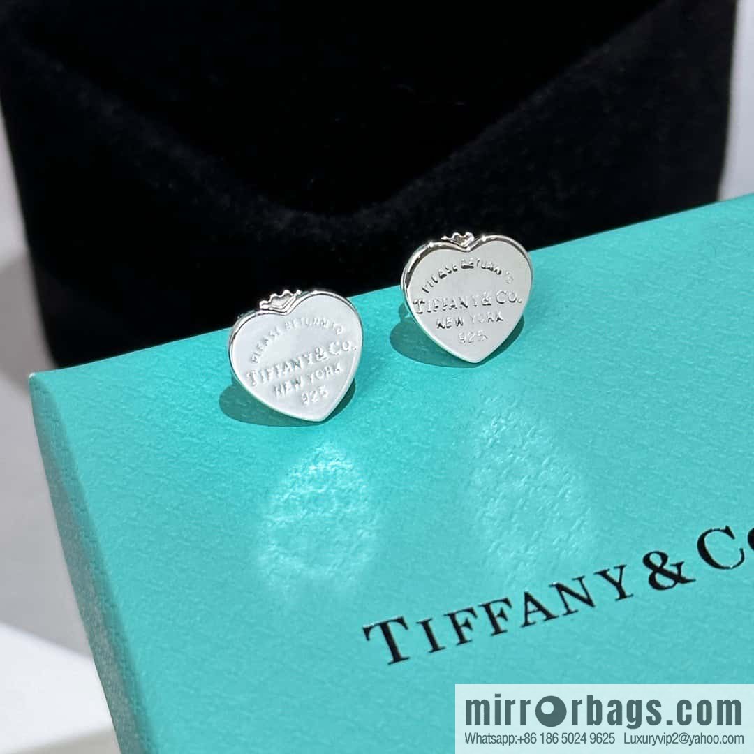 ❗️New ❗️ ☀ Tiffany & Co. Tiffany LOVE series silver glossy love peach heart stud earrings ☀