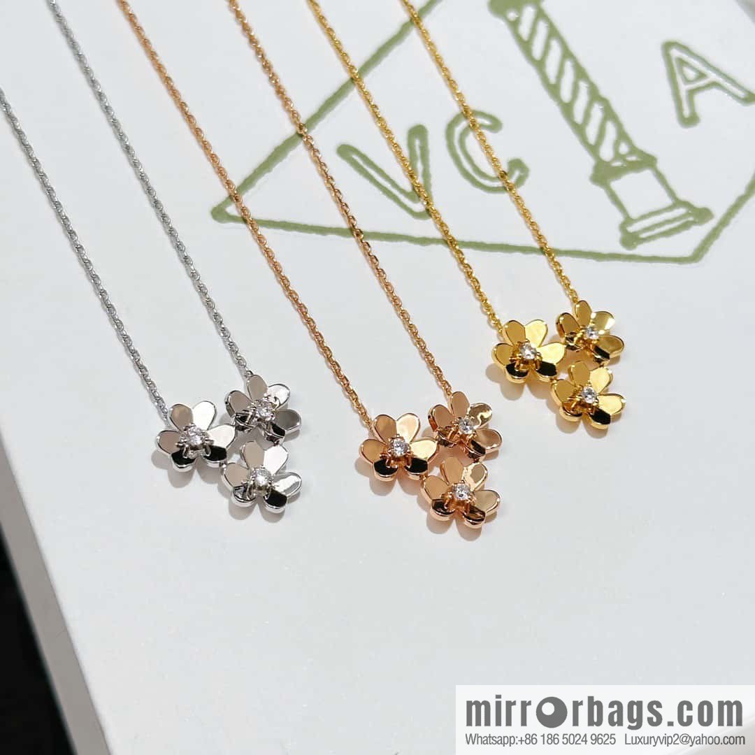 ❗️New ❗️ Original ☀️ Van Cleef & Arpels FRlVOLE Series Three Flowers Necklace ☀️