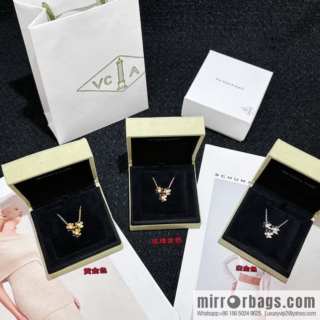 ❗️New ❗️ Original ☀️ Van Cleef & Arpels FRlVOLE Series Three Flowers Necklace ☀️