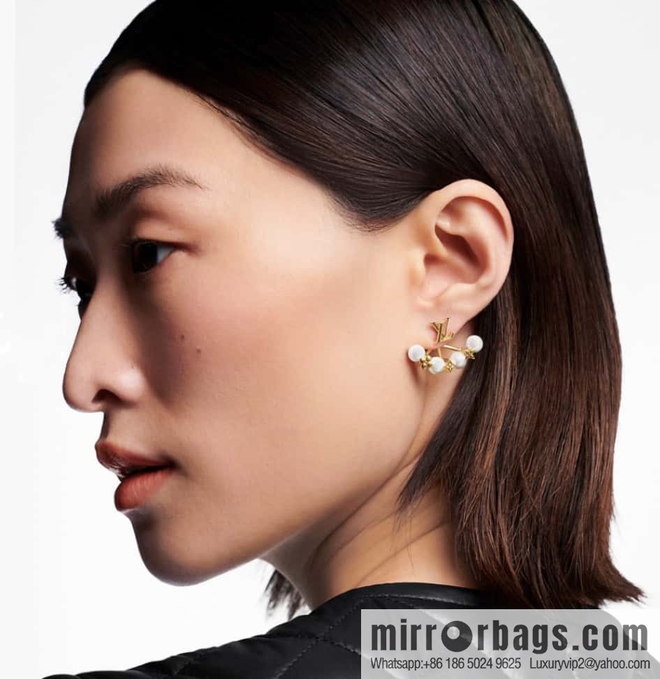 ❗️New ❗️ M01258 ☀ Louis Vuitton MINIGRAM PEARLS stud earrings ☀