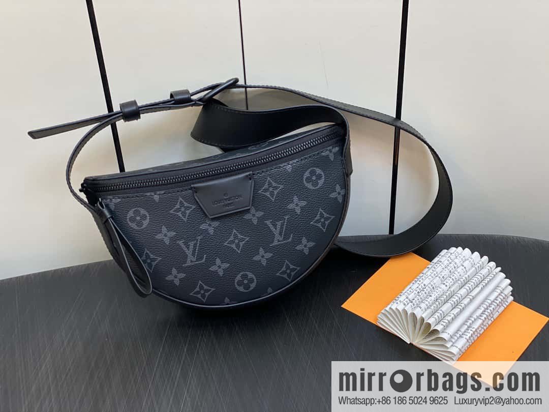 [Original order boutique] M23835 black flower, men's bag moon bag series, new LV MOON CROSSBODY handbag in autumn and winter